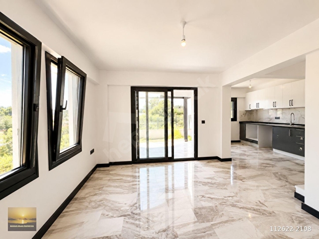 Denize Yakın Satılık Sıfır Dublex Villa - Özel Plajlı Sitede müstakil evde düz ayak konumda bulunmaz - Görsel 3