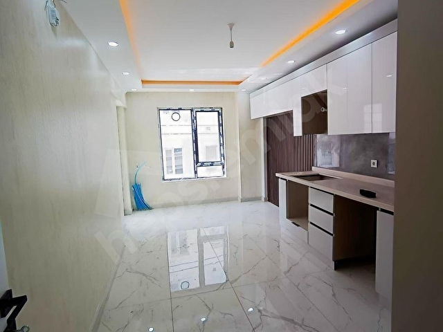 **SARIYILDIZ**DAN DOĞU CEPHELİ 3+1 ARA KAT LÜX SATILIK DAİRE