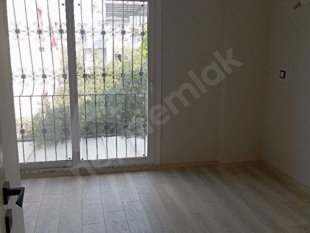 adana sarıçam şahin tepede  kozan yoluna 400 metre 3+1 tırıblexs  bahçeli - Görsel 13