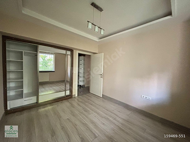 ALAÇATIDAN SOKULLUDA 2+1 İÇERİSİ YAPILI KİRALIK DAİRE - Görsel 15