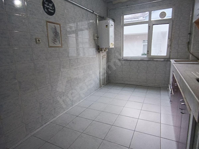 Kağıthane Merkezede Kiralık Büyük Balkonlu Manzaralı Daire - Görsel 26
