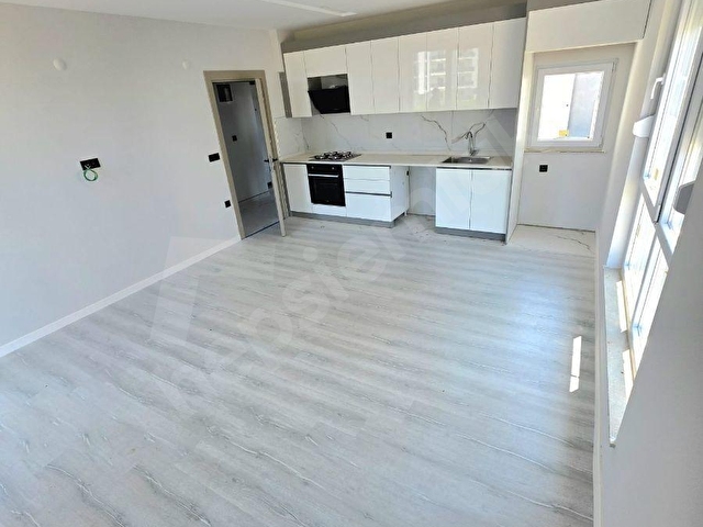 DÖŞEMEALTI BAHÇEYAKADA AMERİKAN MUTFAKLI ASANSÖRLÜ 2+1 DAİRE - Görsel 4