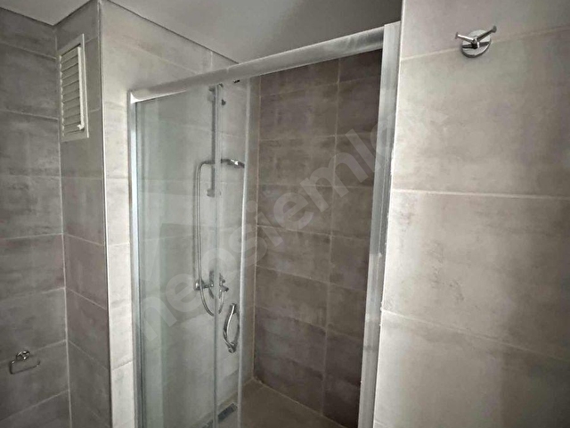 MEGA İNVESTden SURCADDEde KİRALIK 1+1 76 m2 DAİRE - Görsel 13