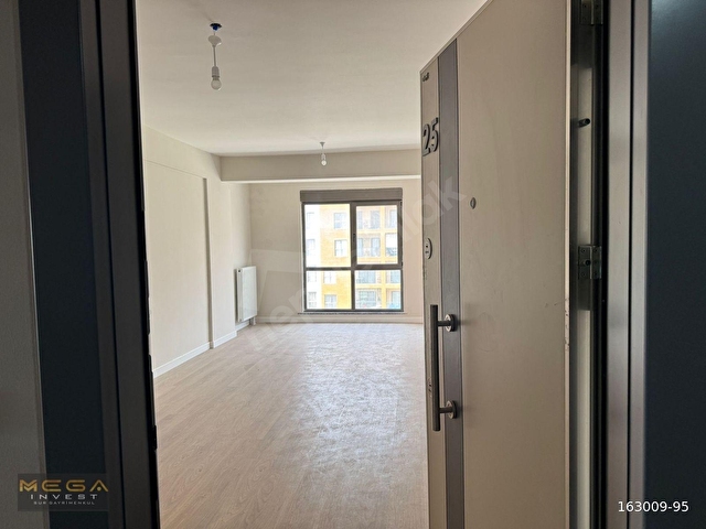 MEGA İNVESTden SURCADDEde KİRALIK 1+1 76 m2 DAİRE - Görsel 2