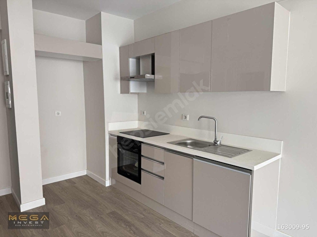 MEGA İNVESTden SURCADDEde KİRALIK 1+1 76 m2 DAİRE - Görsel 5