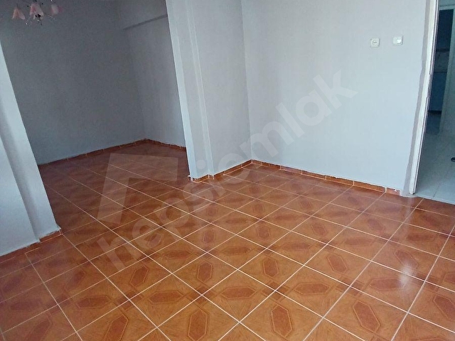 MMA DAN GÜRLERDE ASANSÖRLÜ ARA KAT SATILIK 2+1 DAİRE - Görsel 6