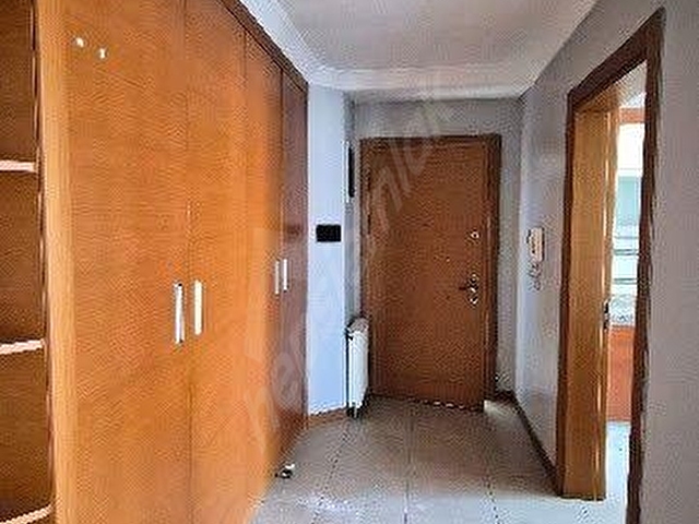 Küçükçekmece Atakent Güneşpark Evlerinde Arakat Boş Kiralık 4+1 196m2 Daire - Görsel 19