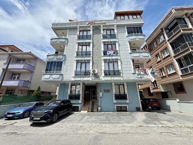 REMAXTAN KAVAKLI MERKEZDE ARAKAT 100 m² 2+1 DAİRE ASANSÖRLÜ