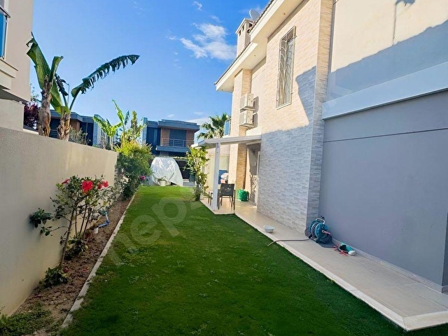 ALAÇATI-ÇAMLIKYOL GÖBENE MEVKİİ LÜKS TAM MÜSTAKİL HAVUZLU VİLLA - Görsel 6