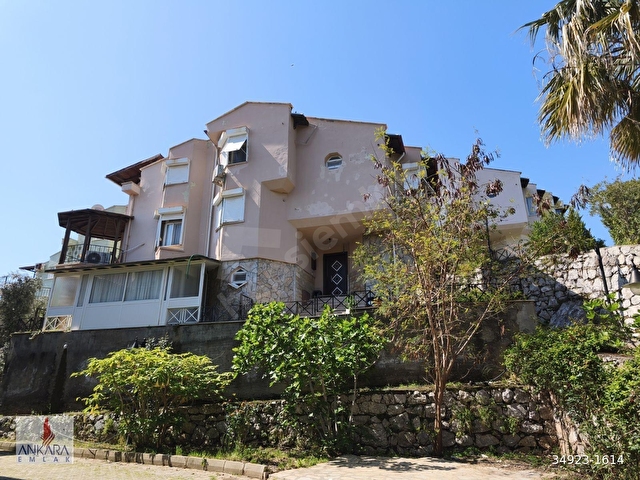 Beldibi Orman Tek. Sitesi 4+2 Köşe konumlu villa