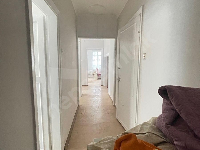 ÜÇ DÜKKANI VE BİR EVİ BULUNAN TERASLI FIRSAT BİNA - Görsel 3