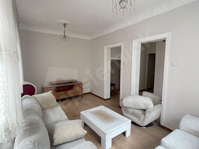ÜÇ DÜKKANI VE BİR EVİ BULUNAN TERASLI FIRSAT BİNA - Görsel 5
