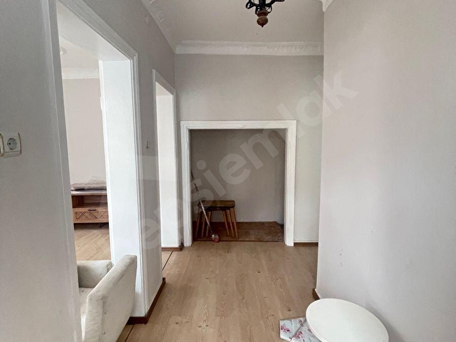 ÜÇ DÜKKANI VE BİR EVİ BULUNAN TERASLI FIRSAT BİNA - Görsel 7