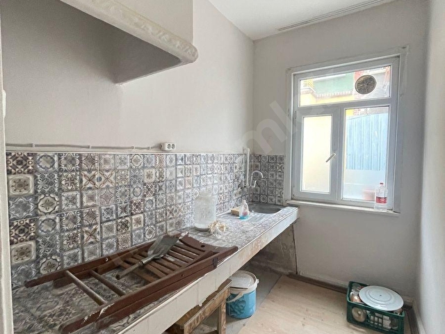 ÜÇ DÜKKANI VE BİR EVİ BULUNAN TERASLI FIRSAT BİNA - Görsel 11