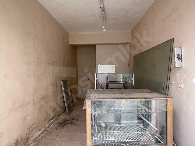 ÜÇ DÜKKANI VE BİR EVİ BULUNAN TERASLI FIRSAT BİNA - Görsel 22