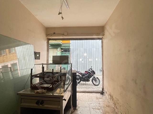 ÜÇ DÜKKANI VE BİR EVİ BULUNAN TERASLI FIRSAT BİNA - Görsel 23
