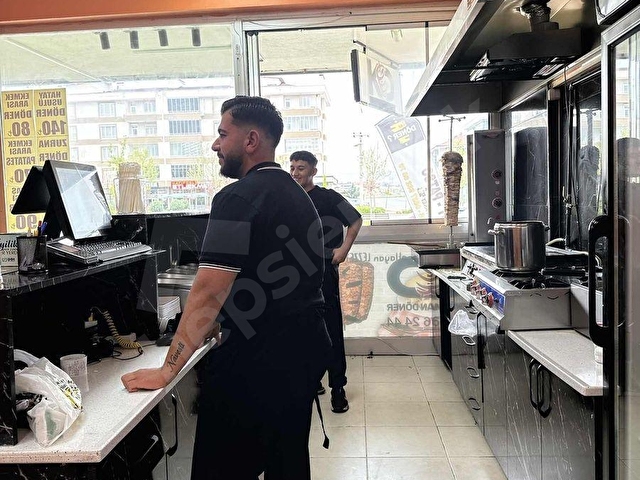 PARSANA MAHALLESİ İŞLEK CADDE ÜZERİ DEVREN SATILIK DÖNER DÜKKANI - Görsel 2
