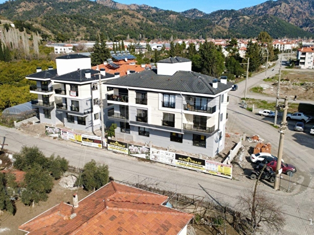 EGEPORT EMLAKTAN SATILIK CUMHURİYETTE HAVUZLU 2+1 DAİRE