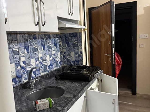 Er gayrimenkulden Şehir merkezine yakın kiralık eşyalı 1+1 Daire - Görsel 5