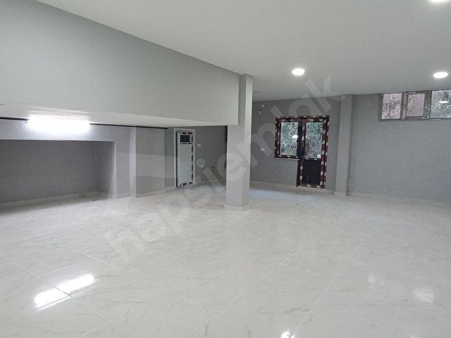 Sarıyer Merkeze Yakın Yenilenmiş Bahçeli Kiralık Dükkân - Görsel 11