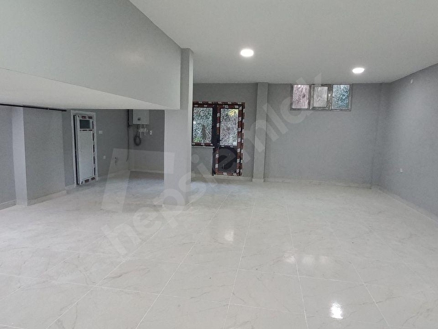 Sarıyer Merkeze Yakın Yenilenmiş Bahçeli Kiralık Dükkân - Görsel 9