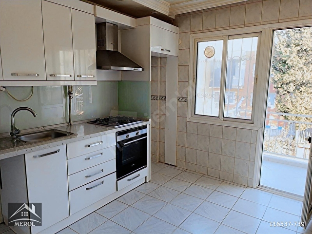 Bornova Atatürk Mah.nde Geniş ve Şık 2+1 Daire Kiralık