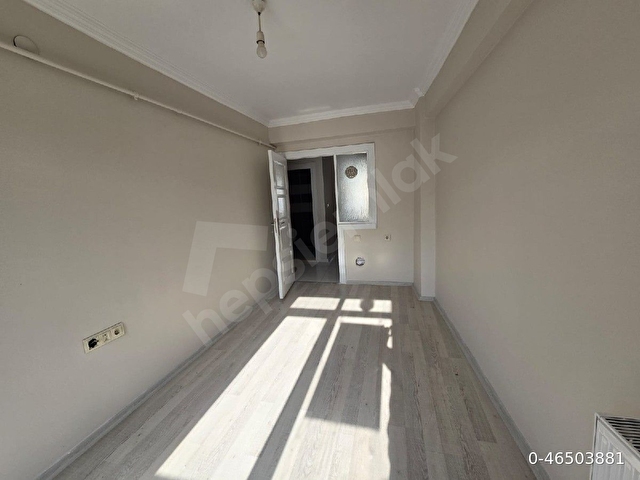 SÜTLÜCE MAHDE İSKANLI AYRI MUTFAKLI SAHİBİNDEN  1+1 DAİRE - Görsel 2