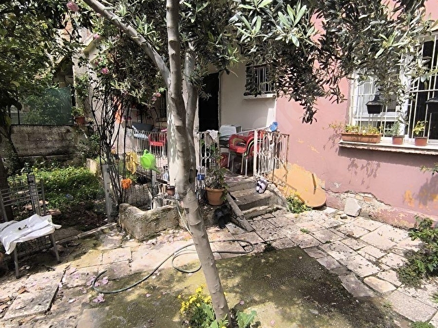 MİTHATPAŞADA TEK KATLI MÜSTAKİL EV 220 m2 3+1 KAPALI MUTFAK - Görsel 16