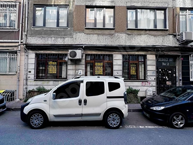 AZİM EMLAK FATİH FINDIKZADEDE CADDEYE YAKIN 2+1 KİRALIK DAİRE - Görsel 4