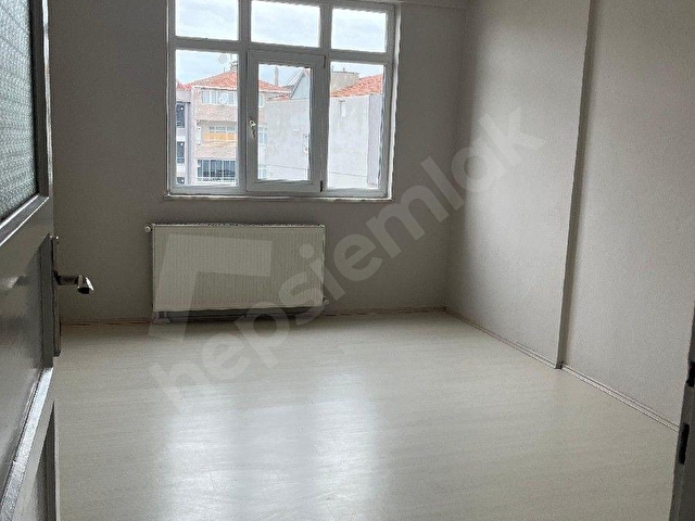 Bafra Altınkaya Mahallesi, 19 Mayıs Caddesi Üzerinde Kiralık 3+1 Daire - Görsel 7