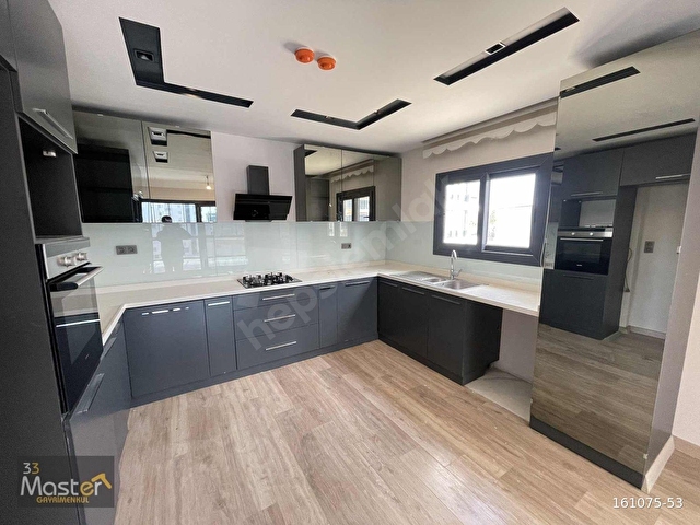 NEVTRİADA SATILIK 4+1 ULTRA LÜKS HAVUZLU DAİRE !!