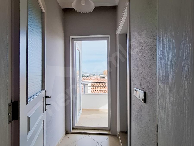 ALAÇATI MERKEZDE KİRALIK FUL EŞYALI FERAH 3+1 DAİRE - Görsel 12