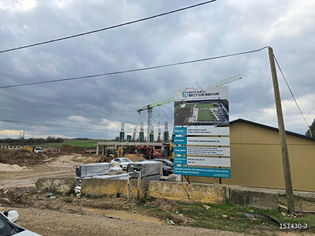 SEVİNDİKLİ MERKEZE YAKIN KARE ŞEKLİNDE ÇOK GÜZEL ETRAFI ÇEVRİLİ - Görsel 11