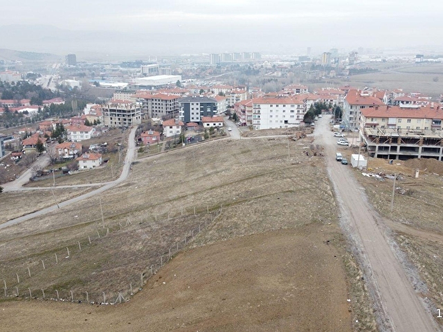 *ALTINOVA DA YÜKSEK KAT İMARLI Bİ DAİRE GETİRİLİ ŞEHRİN İÇİNDE* - Görsel 29