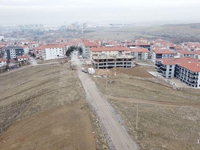 *ALTINOVA DA YÜKSEK KAT İMARLI Bİ DAİRE GETİRİLİ ŞEHRİN İÇİNDE* - Görsel 15