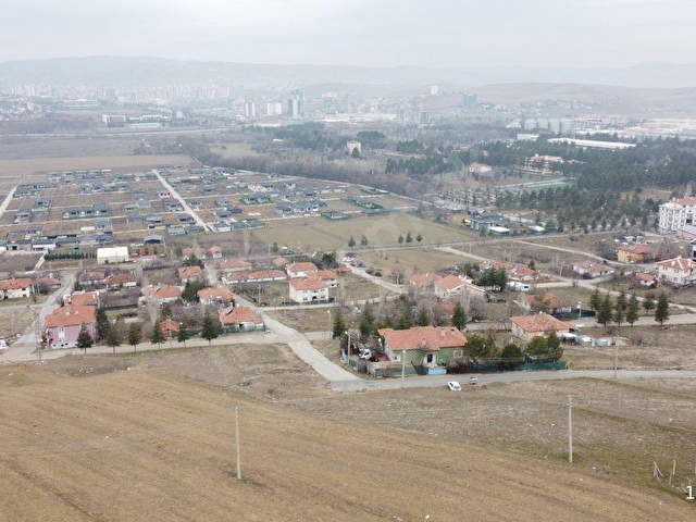 *ALTINOVA DA YÜKSEK KAT İMARLI Bİ DAİRE GETİRİLİ ŞEHRİN İÇİNDE* - Görsel 6