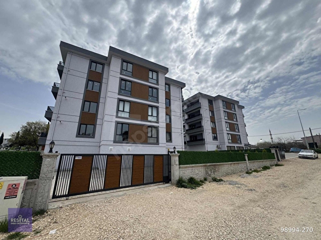 YOLÇATIDA SİTE İÇERİSİNDE AYRI MUTFAKLI 2+1 SATILIK DAİRE !!!