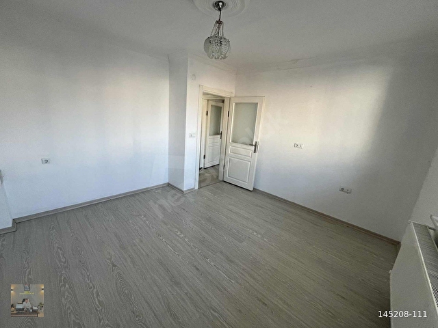 Yakakent Merkezde kiralık mutfak salon ayrı 1+1 daire - Görsel 10