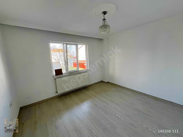Yakakent Merkezde kiralık mutfak salon ayrı 1+1 daire - Görsel 7