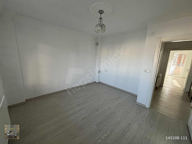 Yakakent Merkezde kiralık mutfak salon ayrı 1+1 daire - Görsel 8