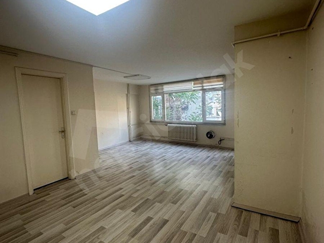 ERGENEKON CAD / ASANSÖRLÜ / YANGIN MERDİVENLİ / KİRALIK OFİS / - Görsel 8