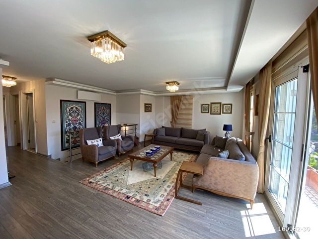 ÇEŞME MARİNA YAKINI ŞIK VERANDALI SATILIK DUBLEKS LÜKS 3+2 DAİRE - Görsel 10