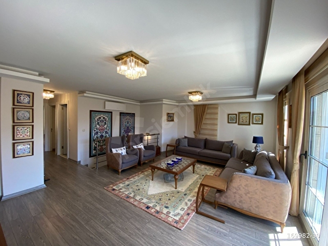 ÇEŞME MARİNA YAKINI ŞIK VERANDALI SATILIK DUBLEKS LÜKS 3+2 DAİRE - Görsel 22