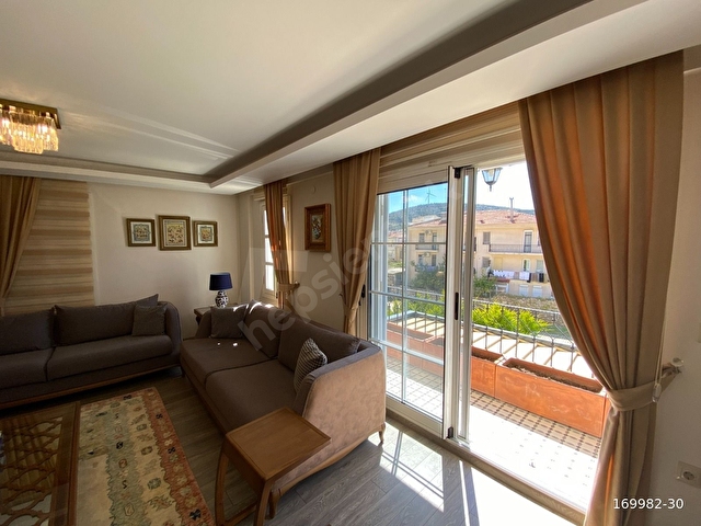 ÇEŞME MARİNA YAKINI ŞIK VERANDALI SATILIK DUBLEKS LÜKS 3+2 DAİRE - Görsel 12
