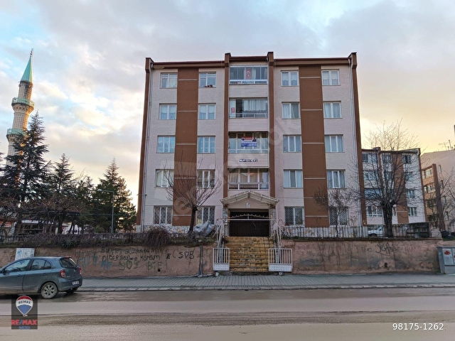 RE/MAX MODDAN F.ALTAY CADDESİ ÜZERİNDE BOŞ SATILIK 3+1 DAİRE