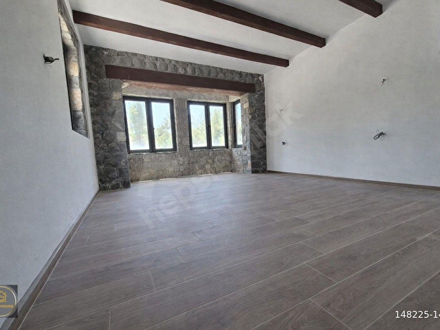 GoldHouse  Gayrimenkul den Satılık   Nif te Özel Tasarım Taş Villa - Görsel 18