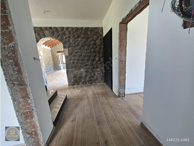 GoldHouse  Gayrimenkul den Satılık   Nif te Özel Tasarım Taş Villa - Görsel 12