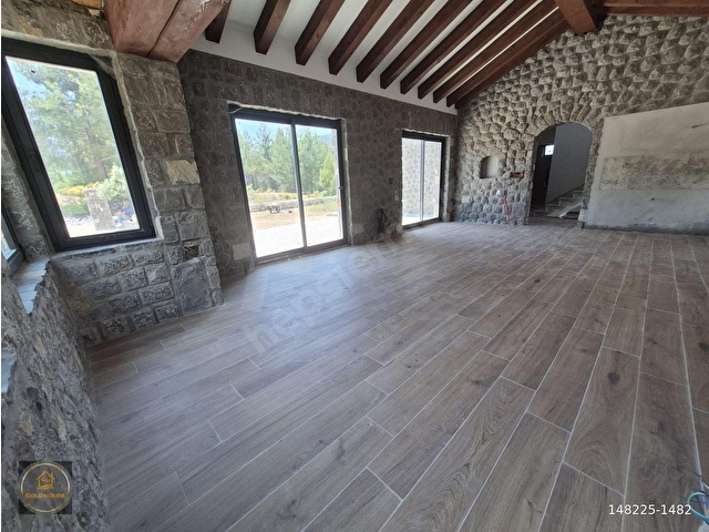 GoldHouse  Gayrimenkul den Satılık   Nif te Özel Tasarım Taş Villa - Görsel 8