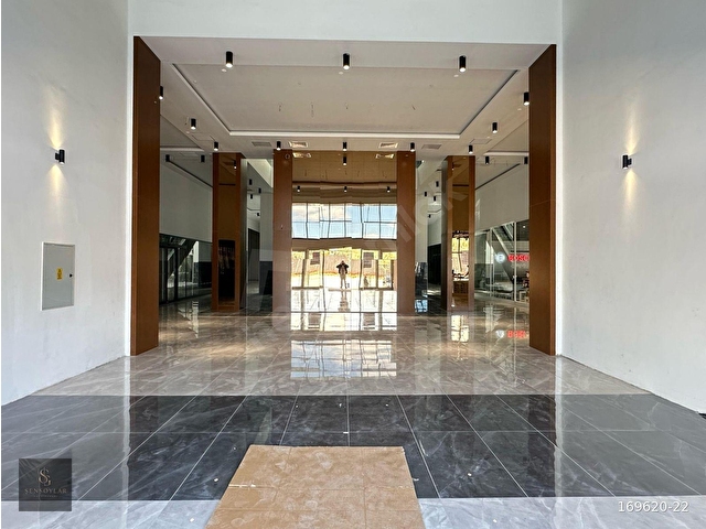 ŞENSOYLAR DAN KEÇİÖREN OVACIK  BULVAR DA AVM İÇİ 325 M2 -WC + AÇIK/KAPALI OTOPARKLI
