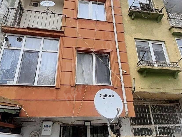 BU İLK KATTA YATIRIMCISINA KİRACILI 1+1 EŞYALI KOMBİLİ 45M2 - Görsel 7